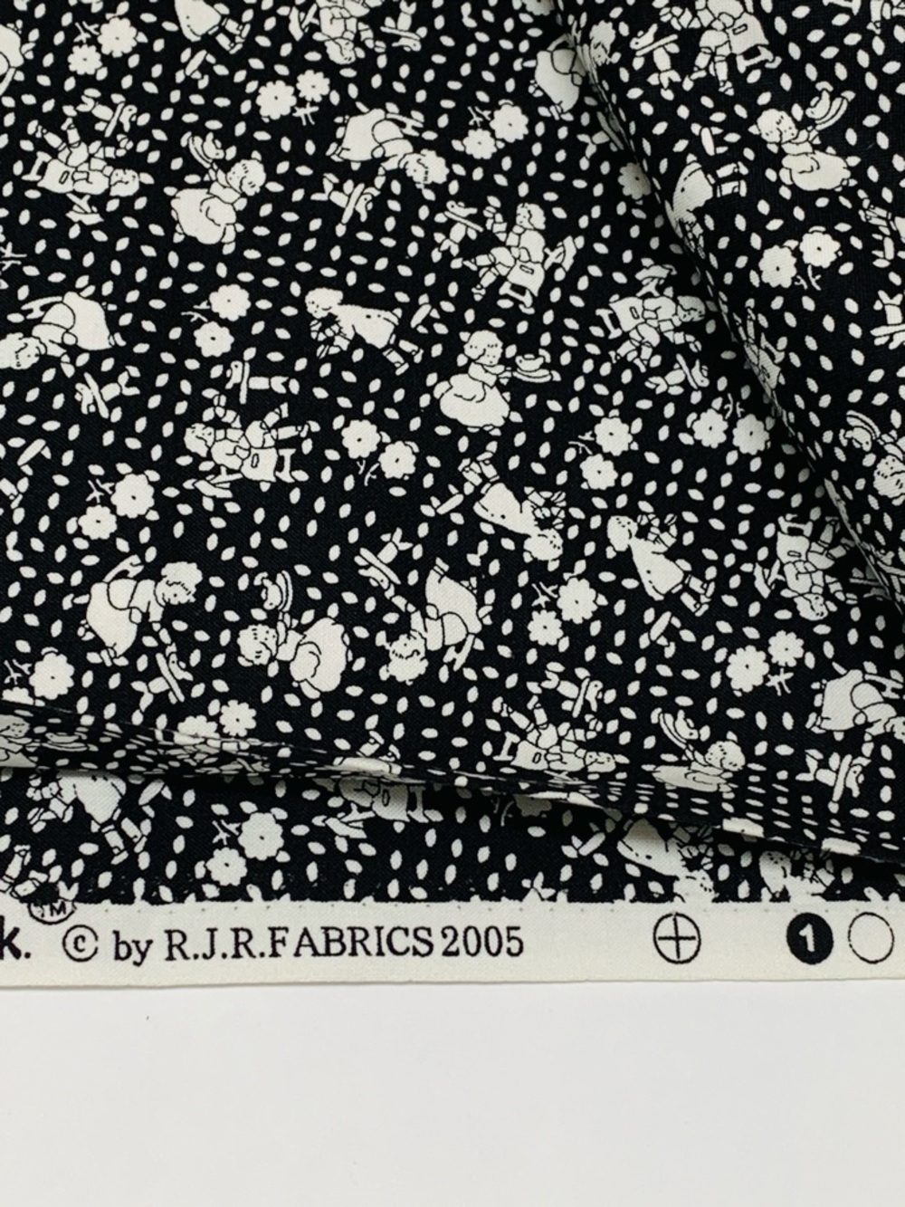 RJR Fabrics 1930s Repro Children’s Print Black & White Cotton Quilt Fabric - Picture 5 of 7